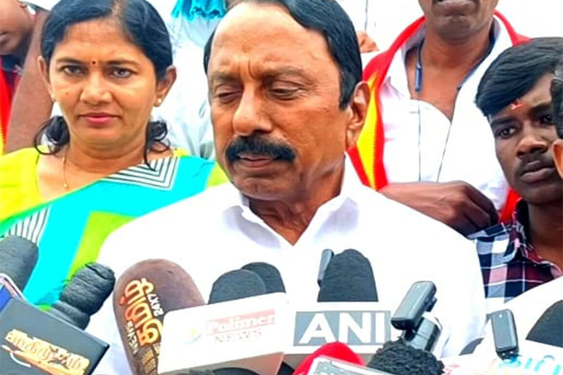 "2026 will be year of change for TN": Vijay's supporters cheer as new office of TVK inaugurated in Kangayam