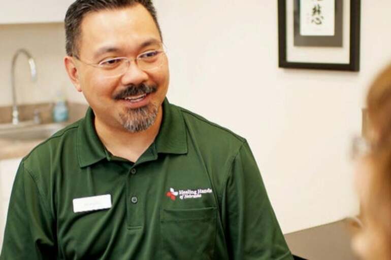 Nebraska surgeon lets patients pay their bills with volunteer work