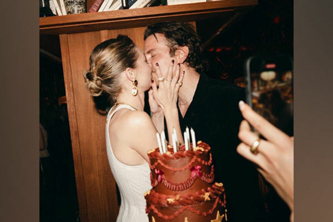 Gigi Hadid makes romance with Bradley Cooper Instagram official