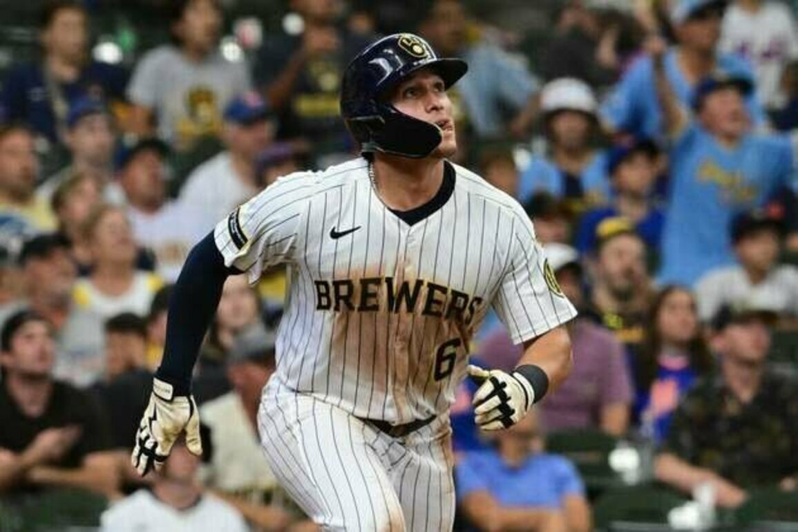 Brewers reinstate Isaac Collins, add Chad Patrick for DH