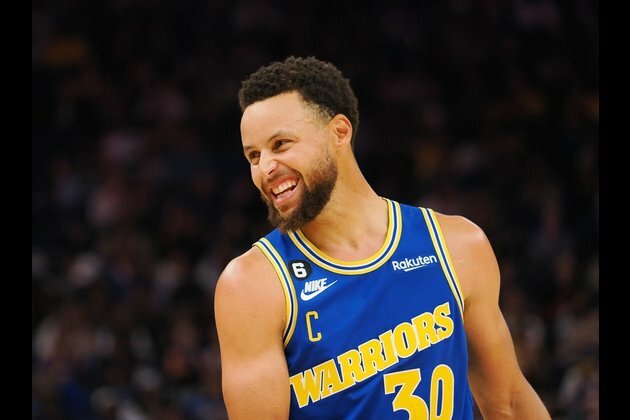 Stephen Curry inks long-term Under Armour extension