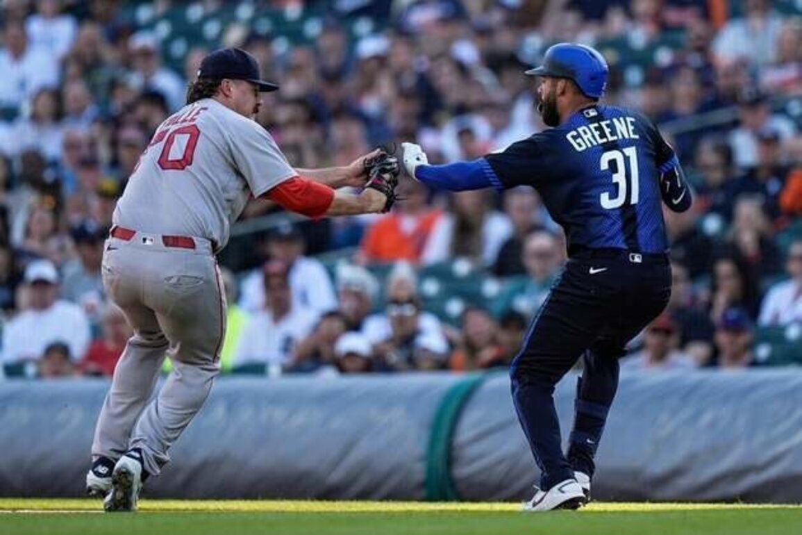 Payton Tolle allows one hit in 7 innings as Red Sox tame Tigers