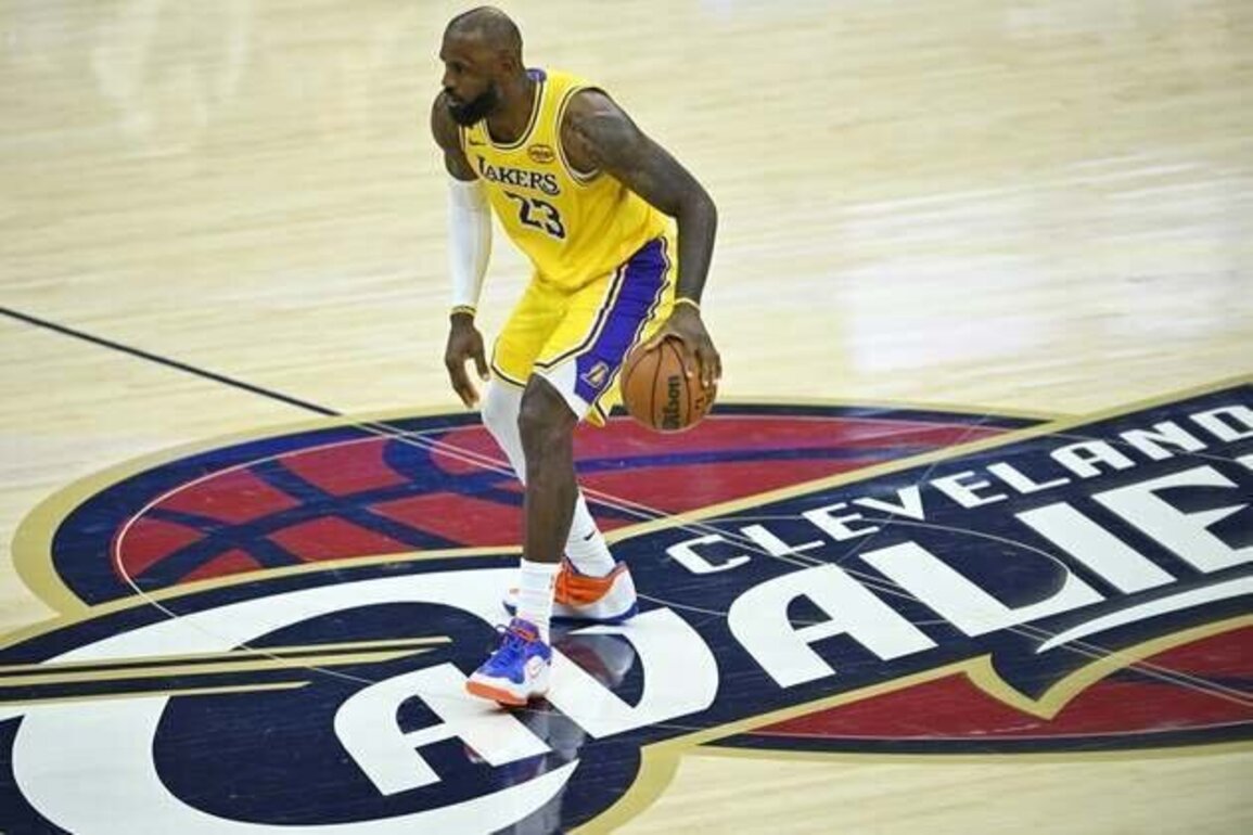 Cavaliers' video tribute leaves LeBron James in tears