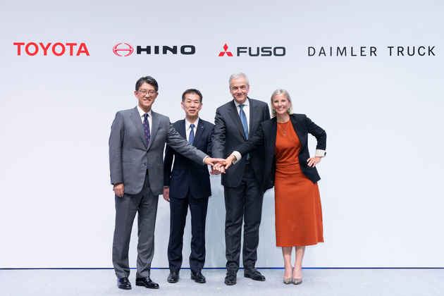 JAPAN-TOKYO-TOYOTA-DAIMLER-TRUCK UNITS-MERGER