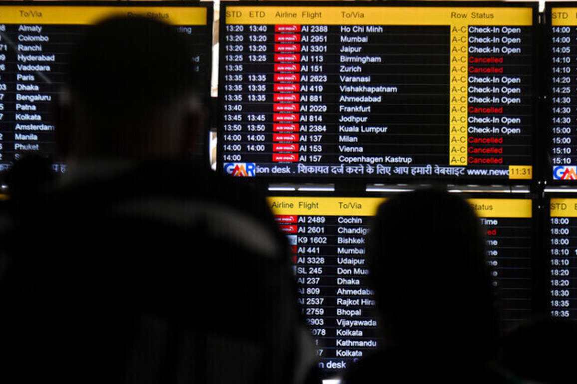 Americans warned to flee Middle East