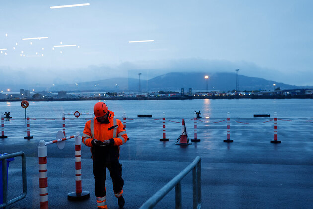 Marooned crew in Persian Gulf plea for aid amid dwindling food, freshwater