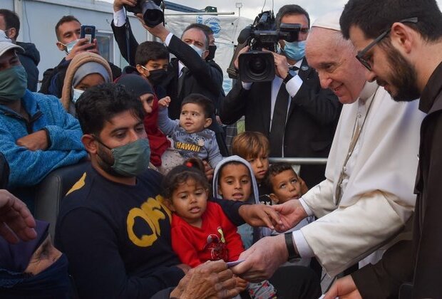 Pope Calls Neglect of Migrants &#039;Shipwreck&#039; on Lesbos Visit