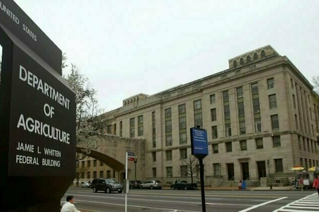 US board reinstates thousands of fired federal employees