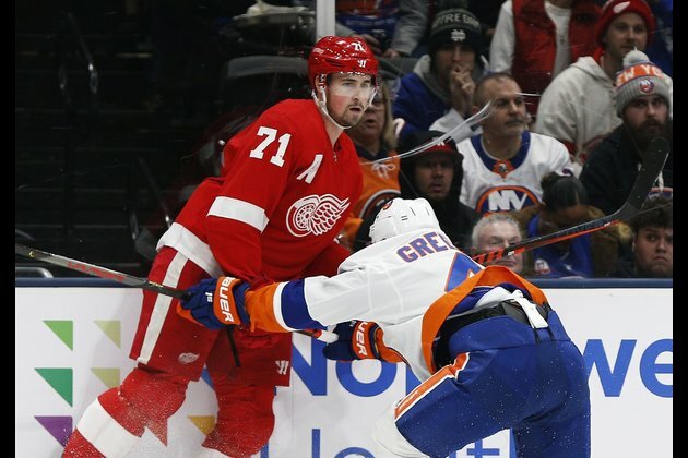 Eberle's hat trick carries Islanders past Red Wings