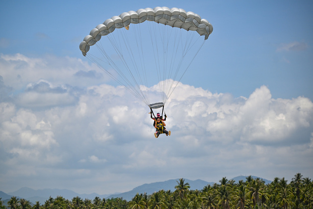 (HainanOutlook) CHINA-HAINAN-LOW-ALTITUDE TOURISM (CN)