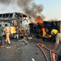 Andhra: YS Jagan Mohan Reddy expresses condolences over Markapuram bus accident