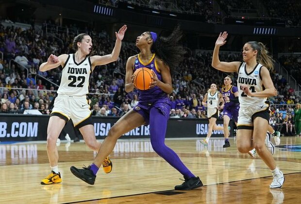 Caitlin Clark (41) lifts Iowa to rematch win over LSU