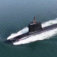 Indian president takes part in submarine drill 