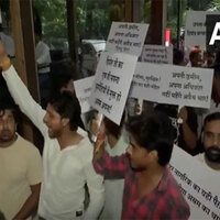 Protesters disrupt Syeda Hameed's Delhi event over 'Bangladeshis can stay in India' remark