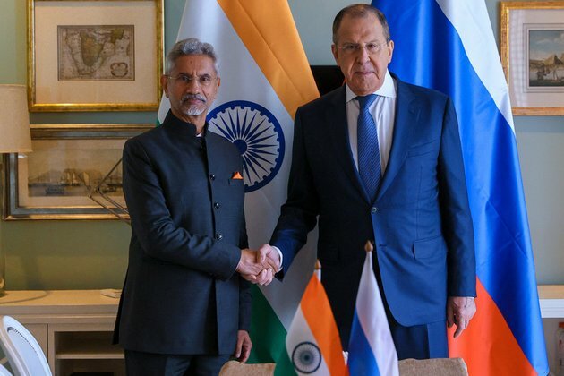 US trying to tear India away from Russia ambassador