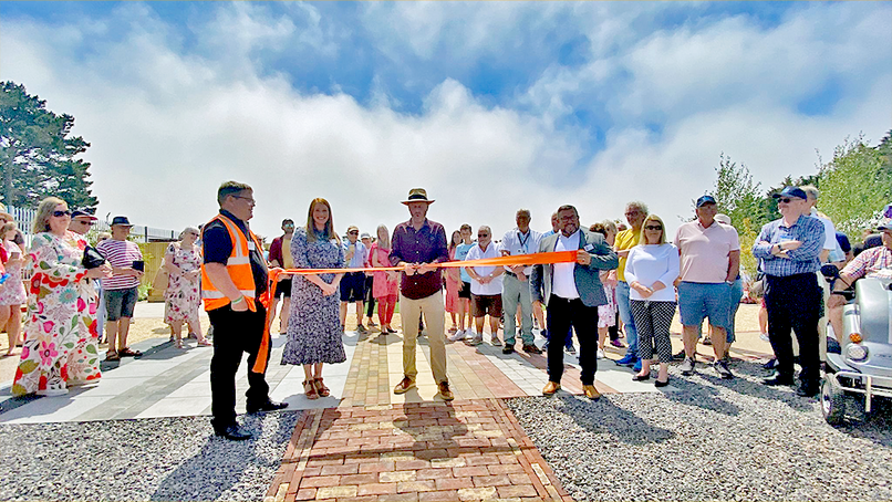 Joe Swift cutting the ribbon