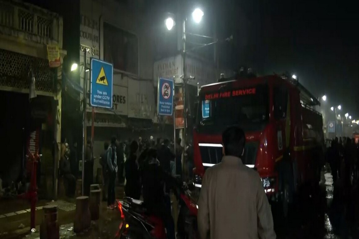 Delhi: Fire erupts at shop in Chandni Chowk's Kucha Rehman area