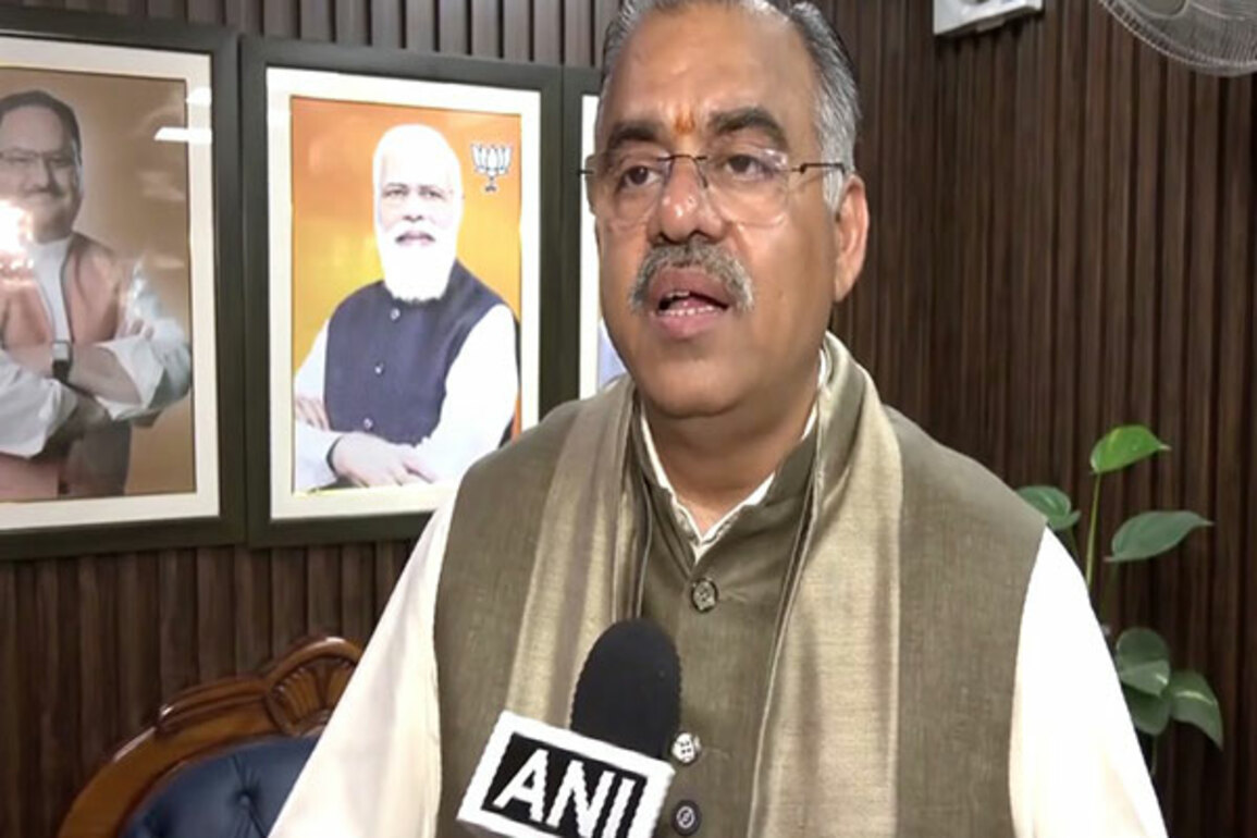 Nimbu mirchi on rafale remark: "Congress leaders working against country with a tool kit," claims BJP's Tarun Chugh