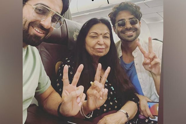 Ayushmann Khurrana shares selfie with mother, brother as they return to Mumbai