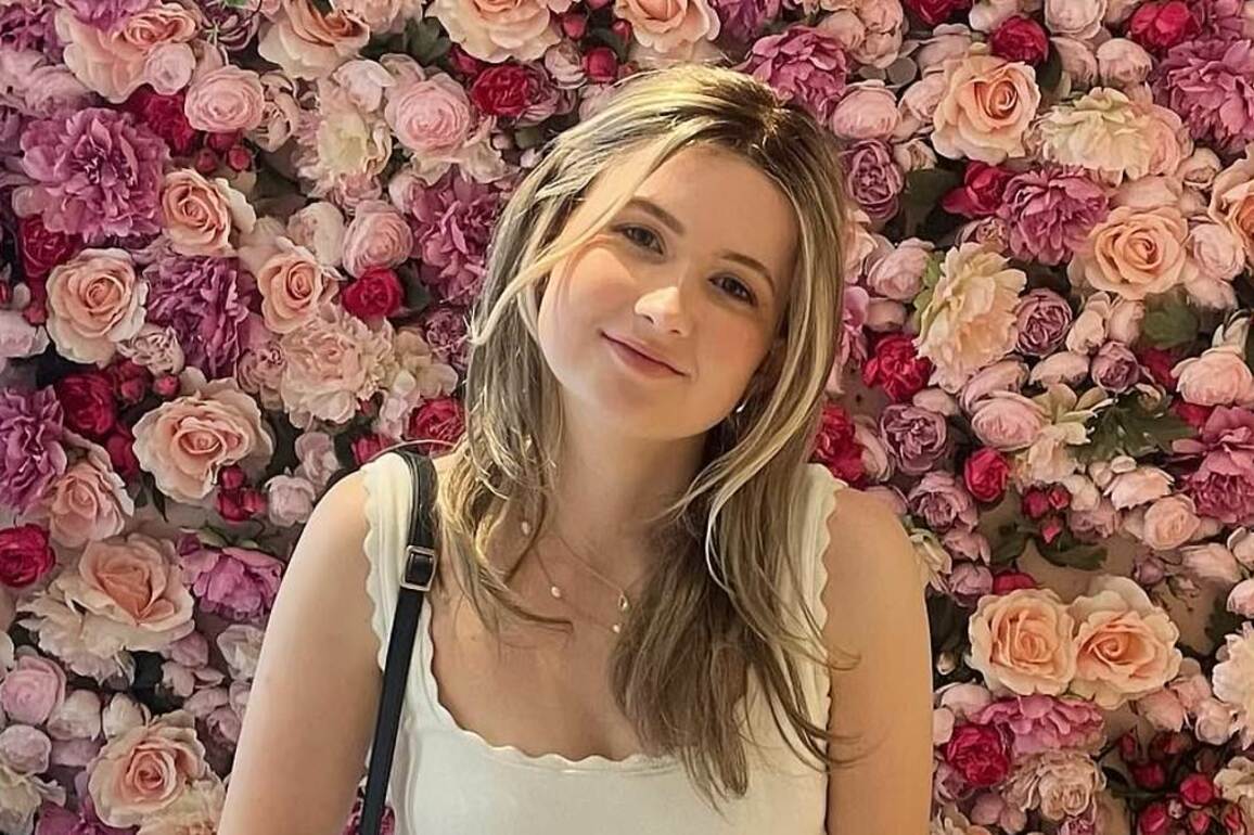 Woman, 21, told she has days left to live after missing signs of colon cancer