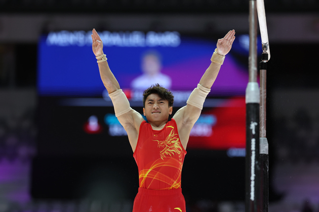 (SP)INDONESIA-JAKARTA-GYMNASTICS-WORLD CHAMPIONSHIPS-MEN'S PARALLEL BARS