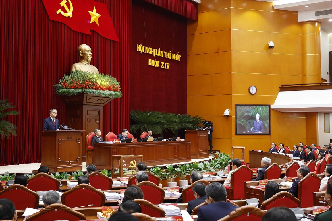 VIETNAM-HANOI-14TH CPV CENTRAL COMMITTEE-FIRST PLENARY SESSION