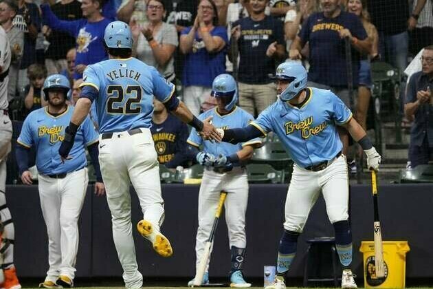 After blowing late lead, Brewers top Giants on William Contreras' walk-off HR