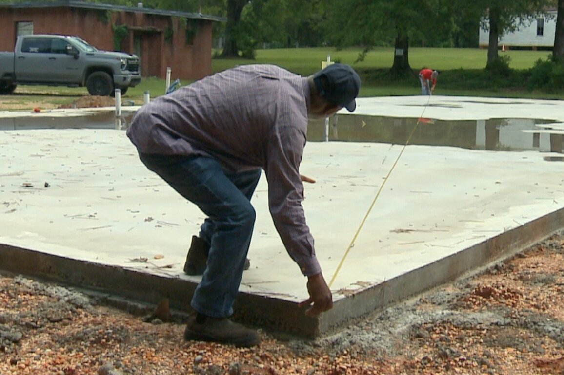 May Day event raises money for new community center in Minter - WAKA 8