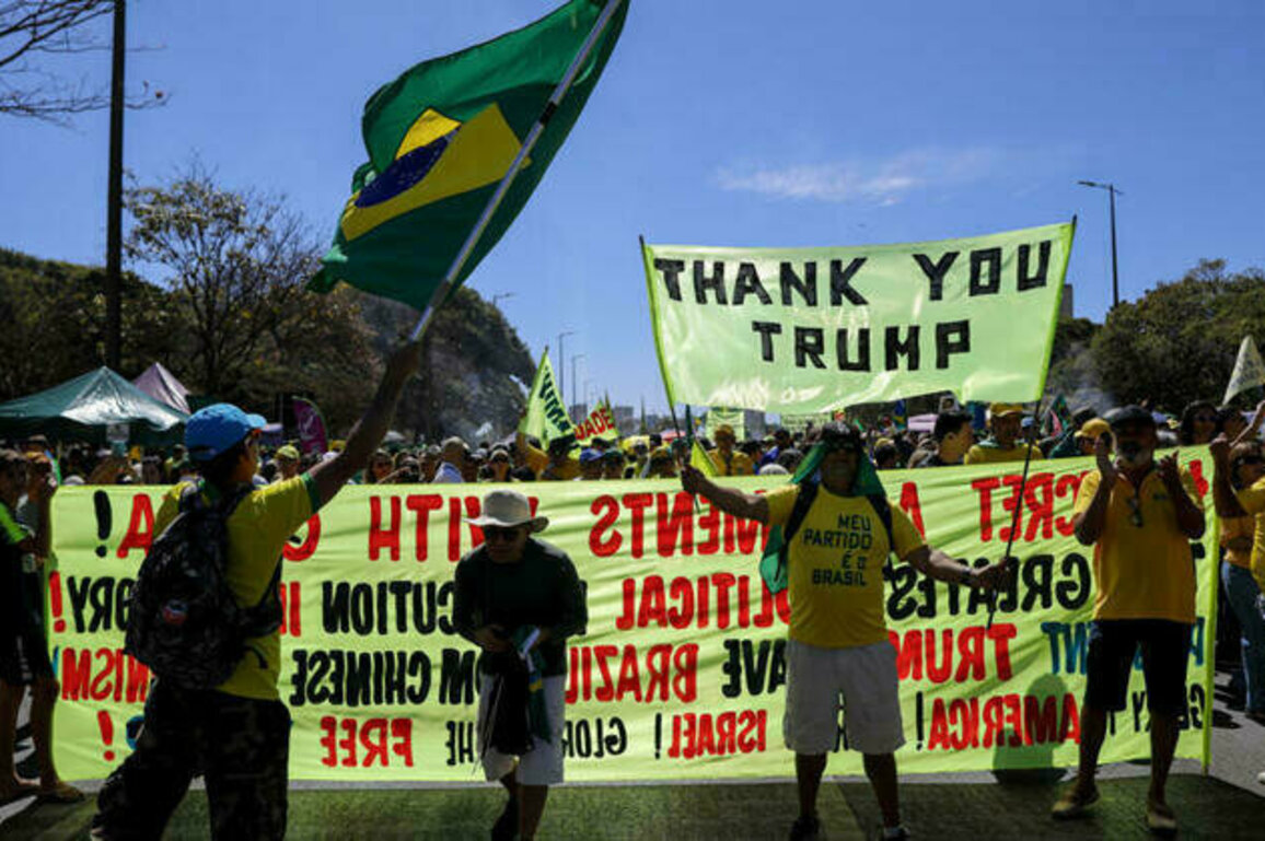 Bolsonaro backers rally to praise Trump for Brazil pressure