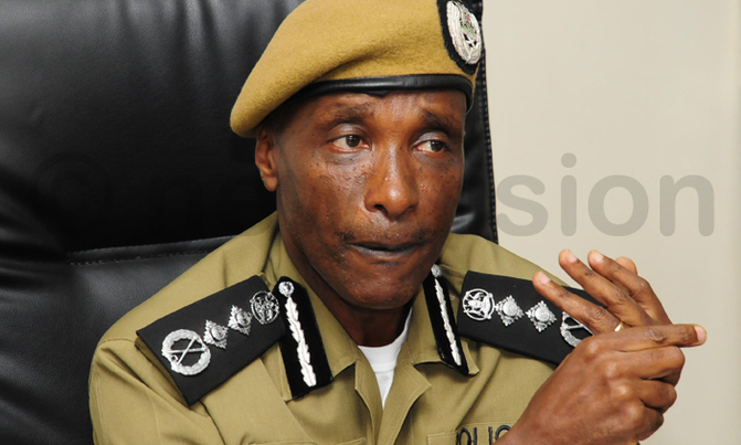 Kayihura condemns Kaweesi's murder Kayihura condemns Kaweesi's murder