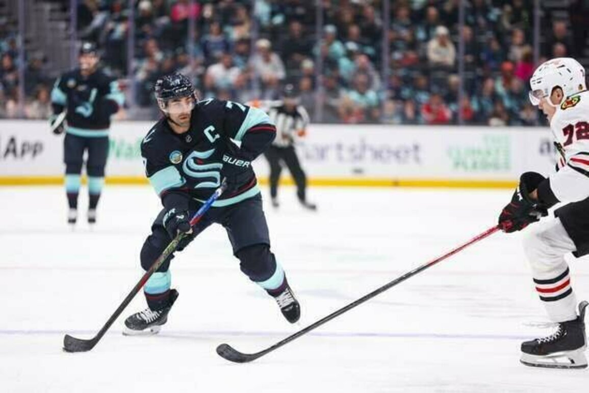 Jordan Eberle, Matty Beniers lead Kraken over Blackhawks