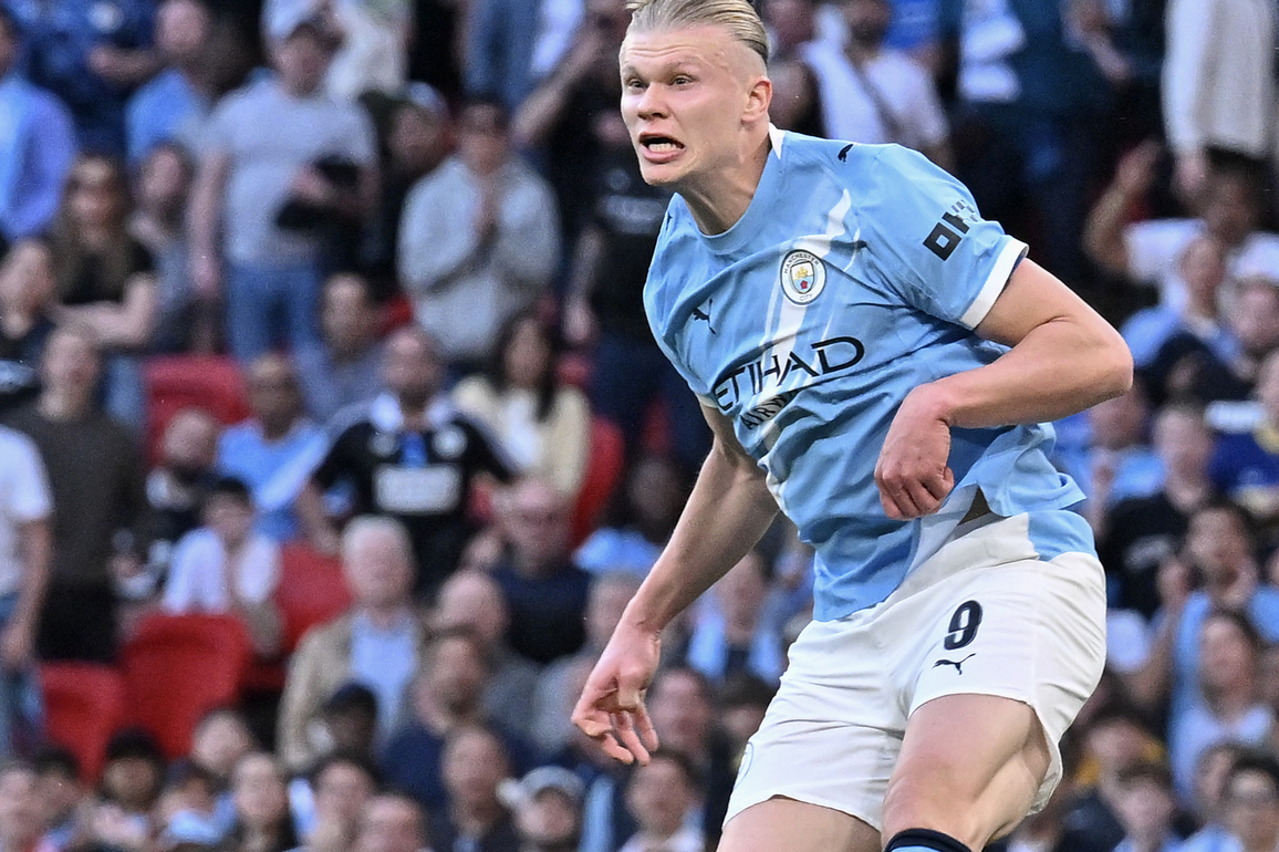 (SP)BRITAIN-LONDON-FOOTBALL-FA CUP-SEMIFINAL