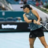 WTA roundup: Two-time Stuttgart champ Iga Swiatek into quarterfinals