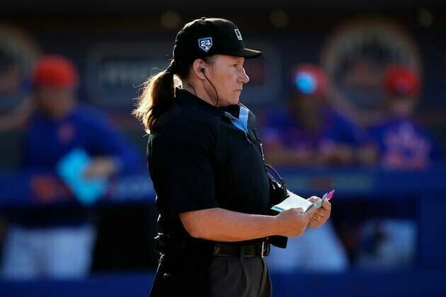 Jen Pawol to make history as MLB's first female umpire