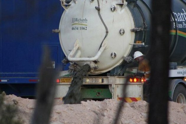 Still no solution for Santos toxic waste