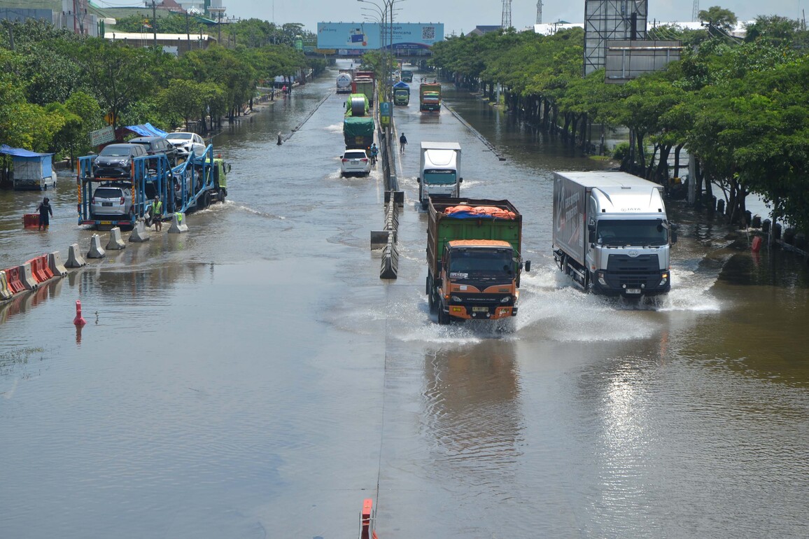 INDONESIA-SEMARANG-FLOOD-AFTERMATH