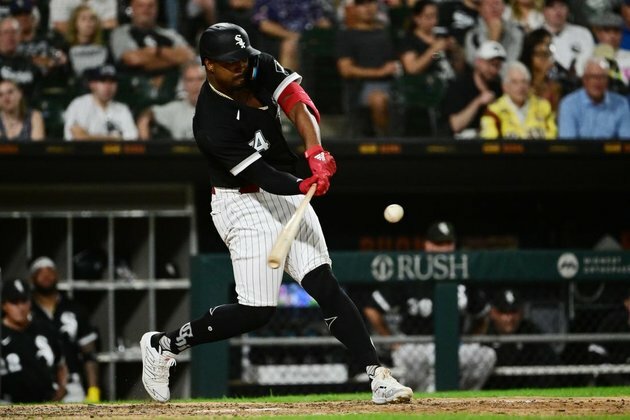 White Sox hope for another offense onslaught vs. Royals