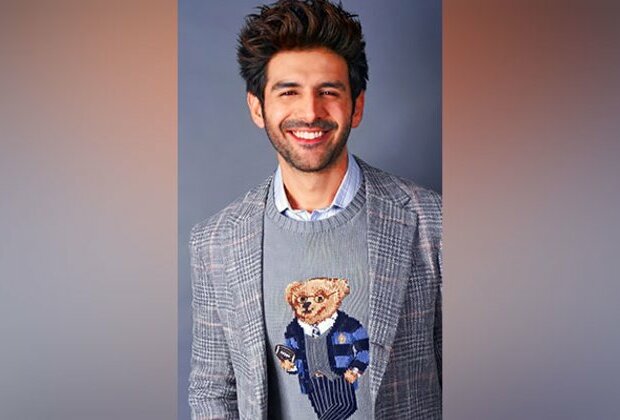 Kartik Aaryan receives 'Rising Global Superstar of Indian Cinema' award at IFFM 2023