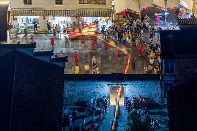 National Day holiday saw booming tourism, emerging trends