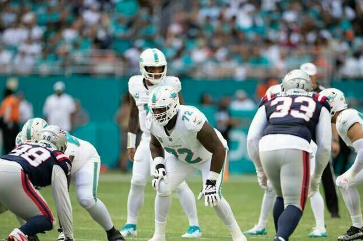 Dolphins Place Armstead on the Reserve/Retired List