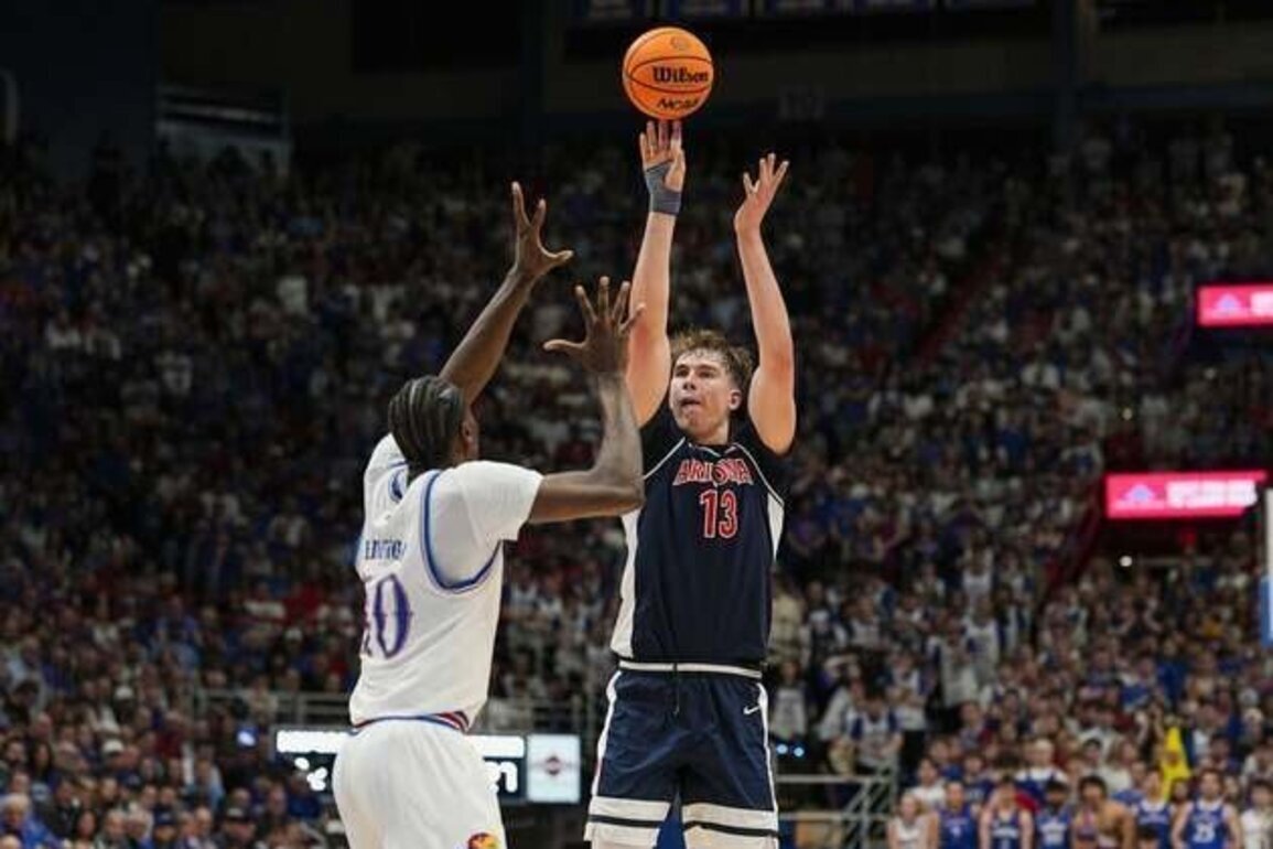 No. 9 Kansas rallies to end No. 1 Arizona's unbeaten run