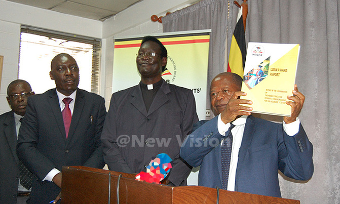 1,834 students awarded study loans by Gov't 1,834 students awarded study loans by Gov't