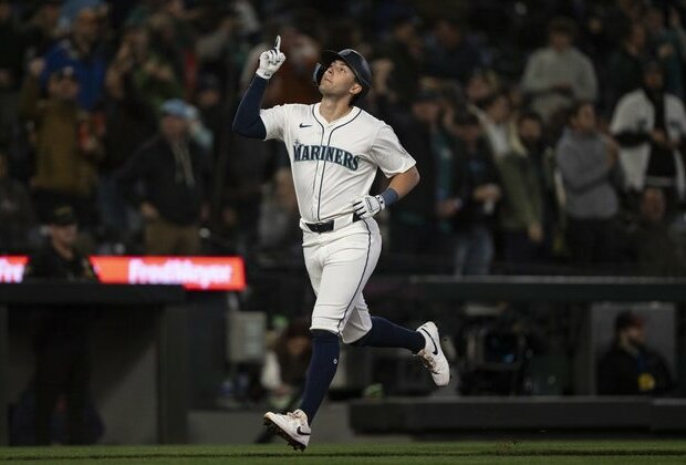 Mariners seek four-game sweep vs. Astros