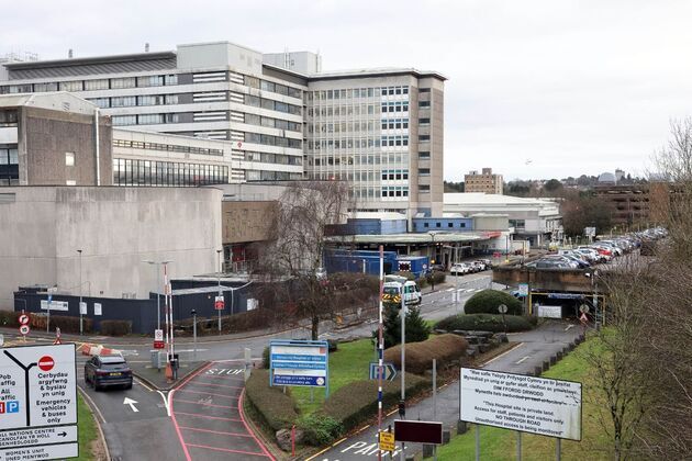 Medics tell of growing concern when patient failed to wake after surgery