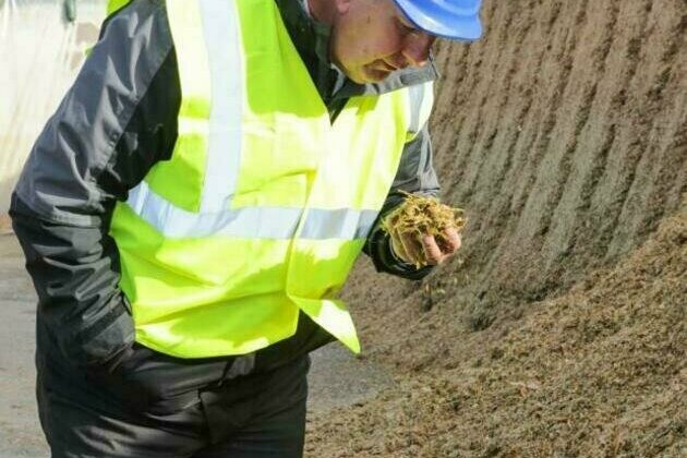 Poots visits Anaerobic Digestion Plants in Norfolk
