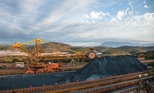 Produção de minério de ferro na mina Brucutu Vale