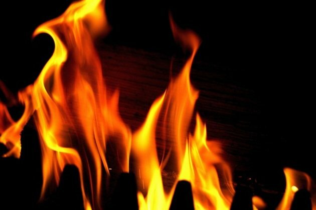 Fire breaks out at garment factory in Delhi's Geeta colony, one dead
