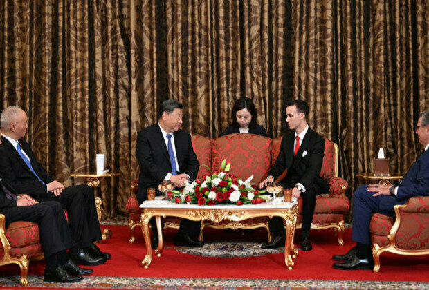 Xi Jinping meets with Moroccan crown prince