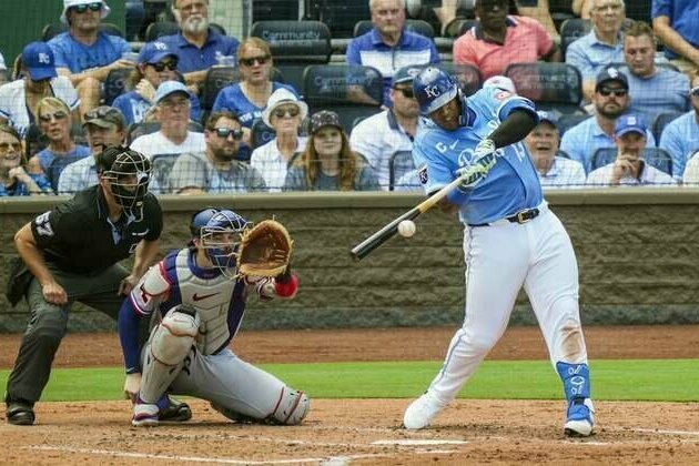 Royals outlast Rangers to win four-game series