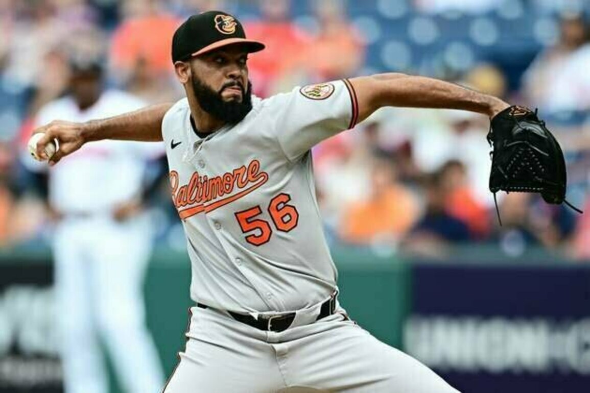 Blue Jays trade for O's RHP Seranthony Dominguez
